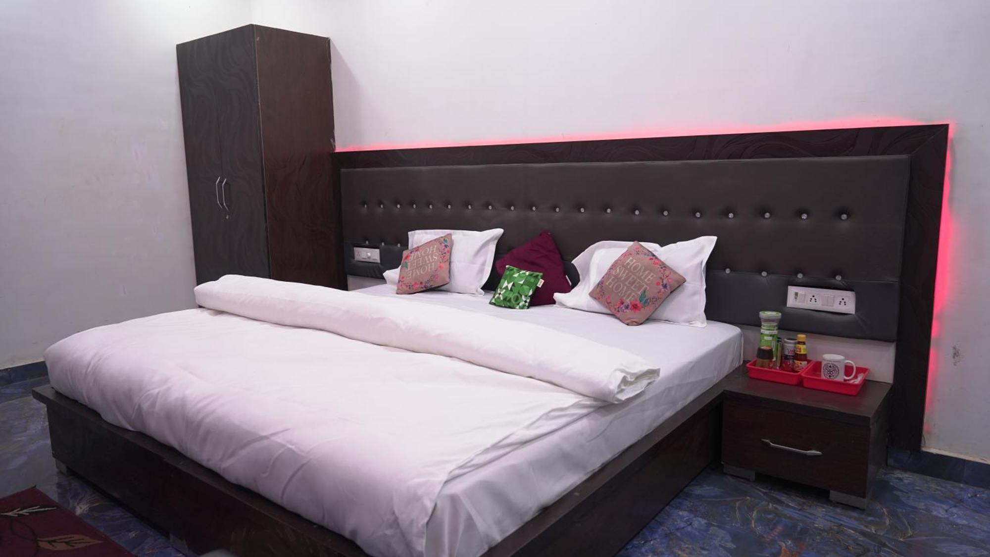 Rajmahal Resort Banquet Hall And Hotel Patna  Bagian luar foto