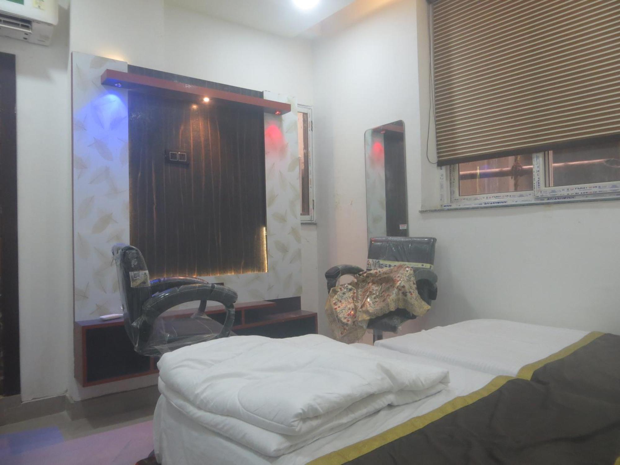 Rajmahal Resort Banquet Hall And Hotel Patna  Bagian luar foto